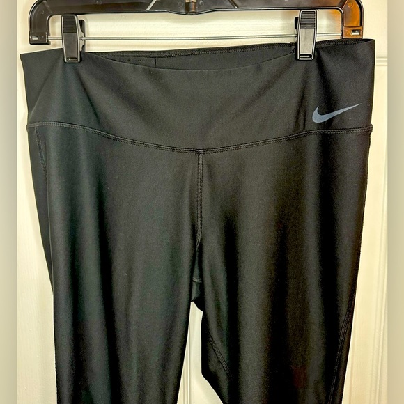 Nike Dri-Fit women’s black large 3/4 length capris exercise pants EUC - Picture 15 of 16